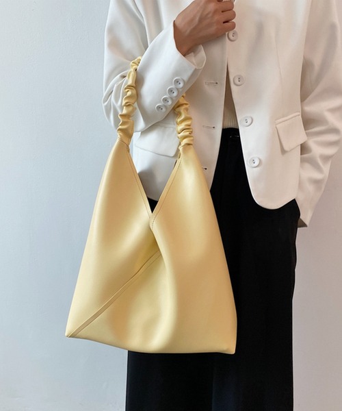 aimoha（アイモハ）の「PUトート（トートバッグ・レディース・ブラック/ベージュ/オフホワイト/イエロー・FREE）」の4枚目の写真