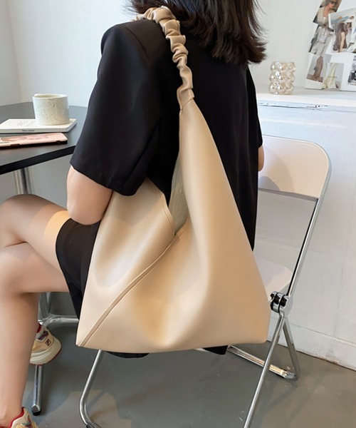 aimoha（アイモハ）の「PUトート（トートバッグ・レディース・ブラック/ベージュ/オフホワイト/イエロー・FREE）」の19枚目の写真