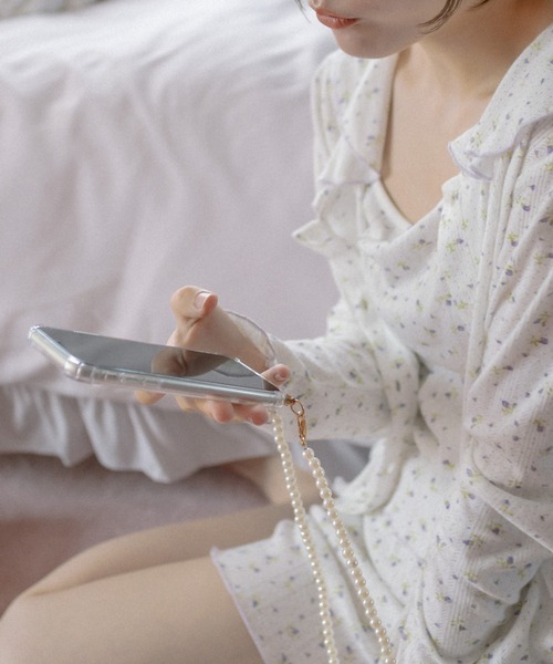 OLIVE des OLIVE（オリーブデオリーブ）の「パールチェーンiphoneケース（スマホケース/カバー・レディース・ホワイト/オフホワイト・FREE）」の18枚目の写真