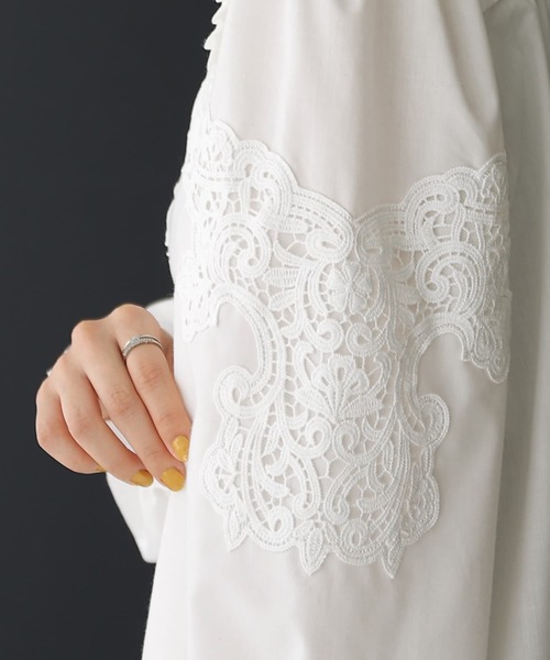 osharewalker（オシャレウォーカー）の「【廃盤】『モチーフレーススタンドカラーブラウス』（シャツ/ブラウス・レディース・オフホワイト/ブラック・1/2）」の5枚目の写真