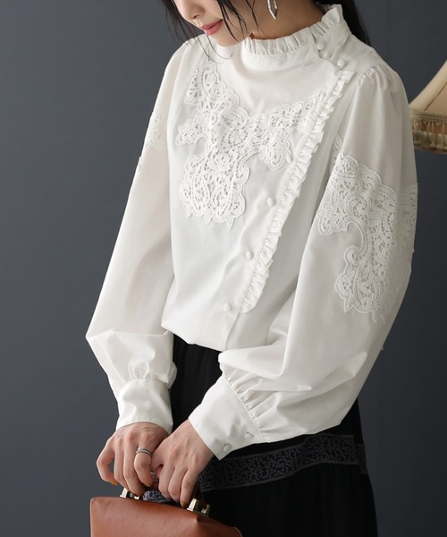 osharewalker（オシャレウォーカー）の「【廃盤】『モチーフレーススタンドカラーブラウス』（シャツ/ブラウス・レディース・オフホワイト/ブラック・1/2）」の11枚目の写真