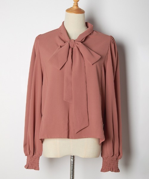 Futier land(フューティアランド)の「毎日のオフィスカジュアルを華やかに。2wayバルーン袖リボンブラウス(シャツ/ブラウス・レディース・モカ/ベージュ系その他/マスタード/レッド系その他/ミント/ホワイト/ネイビー/ブラック/ライトブルー/ライトパープル・MEDIUM/LARGE/X-LARGE)」の13枚目の写真
