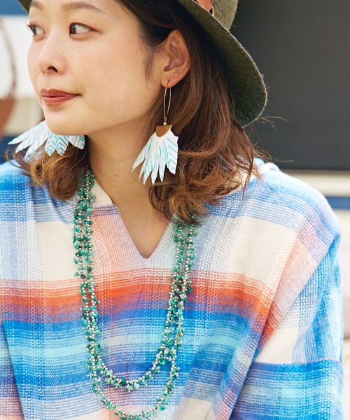 チャイハネ(チャイハネ)の「【チャイハネ】インシアフェザーピアス(ピアス(両耳用)・レディース・ターコイズブルー/ブラック・FREE)」の3枚目の写真