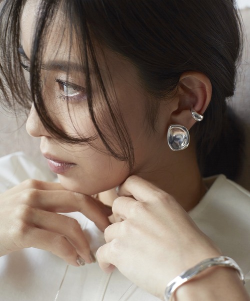Nothing And Others(ナッシングアンドアザーズ)の「「Nothing And Others/ナッシングアンドアザーズ」Bumpmotif Earring(イヤリング・レディース・シルバー/ゴールド・FREE)」の15枚目の写真