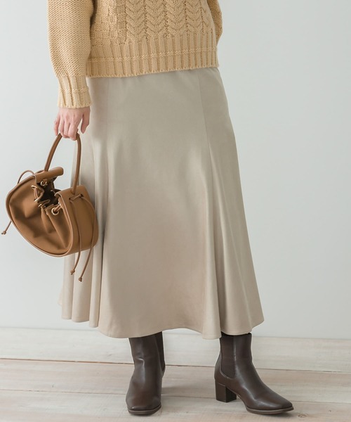 URBAN RESEARCH Sonny Label（アーバンリサーチサニーレーベル）の「スエードマーメイドスカート（スカート・レディース・チャコールグレー/アイボリー/キャメル・38/36）」の13枚目の写真