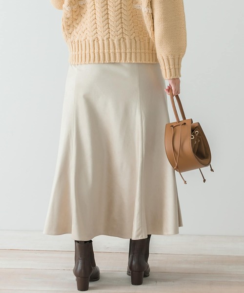 URBAN RESEARCH Sonny Label（アーバンリサーチサニーレーベル）の「スエードマーメイドスカート（スカート・レディース・チャコールグレー/アイボリー/キャメル・38/36）」の19枚目の写真