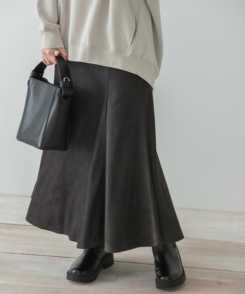 URBAN RESEARCH Sonny Label（アーバンリサーチサニーレーベル）の「スエードマーメイドスカート（スカート・レディース・チャコールグレー/アイボリー/キャメル・38/36）」の7枚目の写真