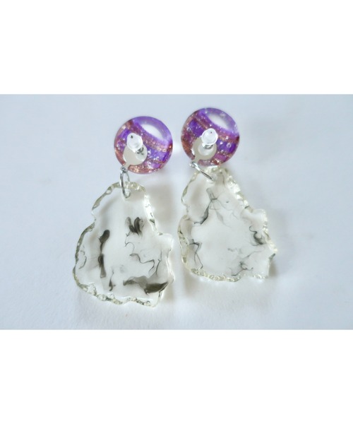 tone(トーン)の「【hazeleyes】パープルと和柄のピアス【hazeleyes-ヘーゼルアイズ】(MA)(ピアス(両耳用)・レディース・パープル・FREE)」の5枚目の写真