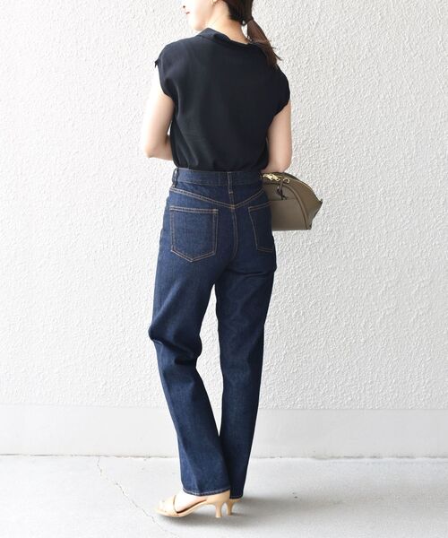 SHIPS（シップス）の「*〈手洗い可能/UVカット/接触冷感〉パールモチーフボウタイニット ボーダー/ソリッド◆（ニット/セーター・レディース・ブラック/ネイビー/オフホワイト/ダークグレー/ブラウン/ブラック系・ONE SIZE）」の22枚目の写真