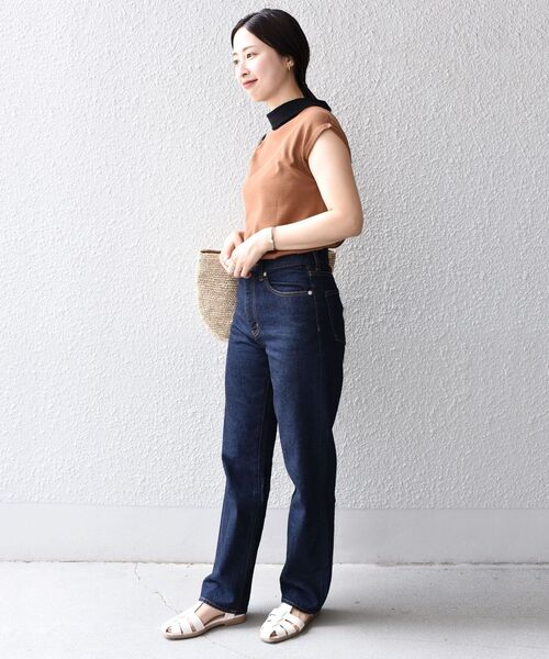 SHIPS（シップス）の「*〈手洗い可能/UVカット/接触冷感〉パールモチーフボウタイニット ボーダー/ソリッド◆（ニット/セーター・レディース・ブラック/ネイビー/オフホワイト/ダークグレー/ブラウン/ブラック系・ONE SIZE）」の16枚目の写真