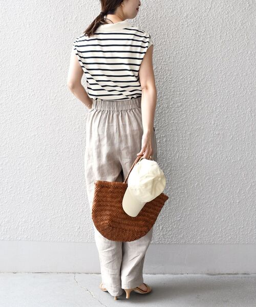 SHIPS（シップス）の「*〈手洗い可能/UVカット/接触冷感〉パールモチーフボウタイニット ボーダー/ソリッド◆（ニット/セーター・レディース・ブラック/ネイビー/オフホワイト/ダークグレー/ブラウン/ブラック系・ONE SIZE）」の8枚目の写真