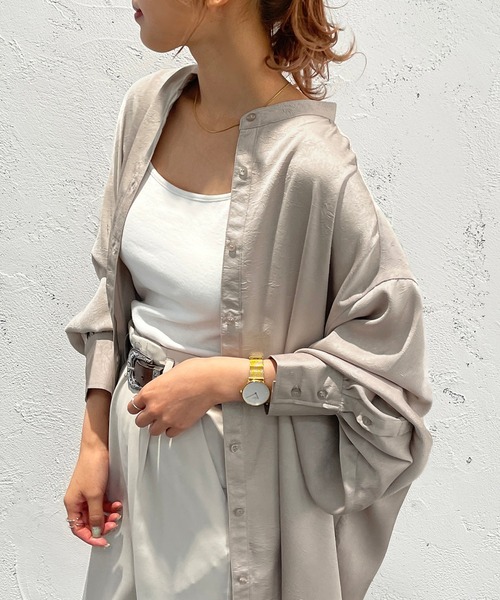 apres jour mignon(アプレジュールミニョン)の「シワシワサテンシャツ【ZOZOTOWN限定アイテム】(シャツ/ブラウス・レディース・グレイッシュベージュ/ブラック/パープル・フリー/X-LARGE)」の2枚目の写真