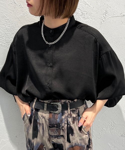 apres jour mignon(アプレジュールミニョン)の「シワシワサテンシャツ【ZOZOTOWN限定アイテム】(シャツ/ブラウス・レディース・グレイッシュベージュ/ブラック/パープル・フリー/X-LARGE)」の4枚目の写真