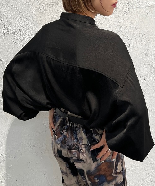apres jour mignon(アプレジュールミニョン)の「シワシワサテンシャツ【ZOZOTOWN限定アイテム】(シャツ/ブラウス・レディース・グレイッシュベージュ/ブラック/パープル・フリー/X-LARGE)」の6枚目の写真