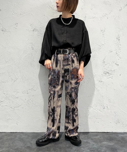 apres jour mignon(アプレジュールミニョン)の「シワシワサテンシャツ【ZOZOTOWN限定アイテム】(シャツ/ブラウス・レディース・グレイッシュベージュ/ブラック/パープル・フリー/X-LARGE)」の8枚目の写真