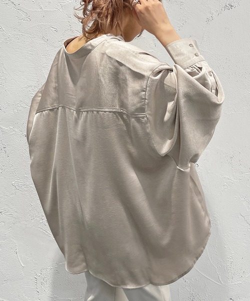 apres jour mignon(アプレジュールミニョン)の「シワシワサテンシャツ【ZOZOTOWN限定アイテム】(シャツ/ブラウス・レディース・グレイッシュベージュ/ブラック/パープル・フリー/X-LARGE)」の12枚目の写真