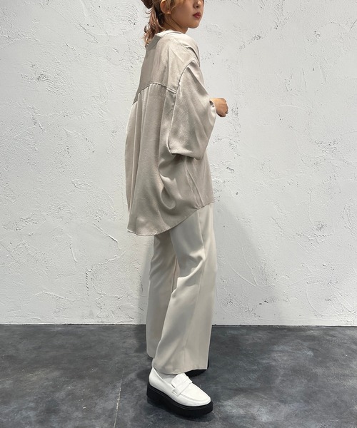 apres jour mignon(アプレジュールミニョン)の「シワシワサテンシャツ【ZOZOTOWN限定アイテム】(シャツ/ブラウス・レディース・グレイッシュベージュ/ブラック/パープル・フリー/X-LARGE)」の15枚目の写真