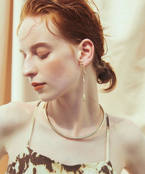 GOLDY(ゴールディ)の「ドローイング ライン アシンメトリー イヤリング(イヤリング・レディース・シルバー/ゴールド・FREE)」の15枚目の写真