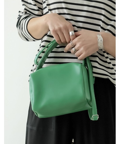 Re:EDIT（リエディ）の「[神山まりあさん着用]フェイクレザー2WAYワンハンドルバッグ（ハンドバッグ・レディース・グリーン/イエロー/ブラック・FREE）」の3枚目の写真