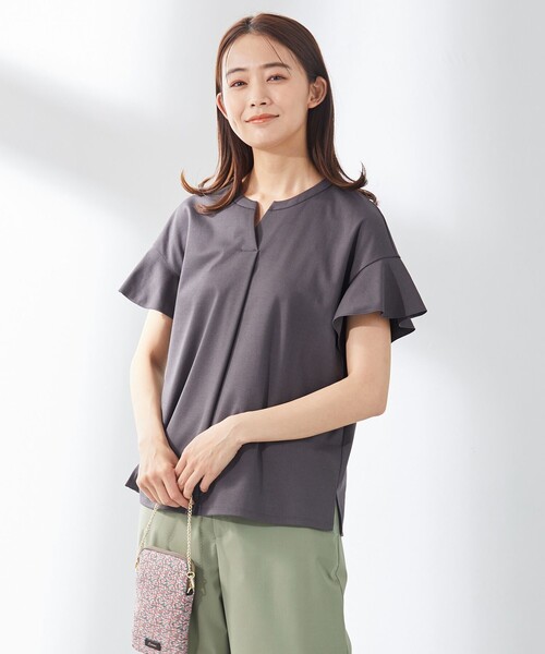 J.PRESS（ジェイプレス）の「【UVケア・接触冷感】コンパクトコットンスムース キーネック カットソー（Tシャツ/カットソー・レディース・ホワイト系/グレー系/ネイビー系/ブルー系/ベージュ系/ピンク系・T15/T13）」の3枚目の写真