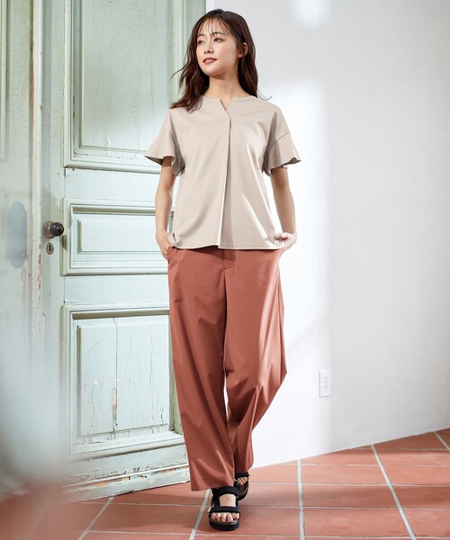 J.PRESS（ジェイプレス）の「【UVケア・接触冷感】コンパクトコットンスムース キーネック カットソー（Tシャツ/カットソー・レディース・ホワイト系/グレー系/ネイビー系/ブルー系/ベージュ系/ピンク系・T15/T13）」の7枚目の写真