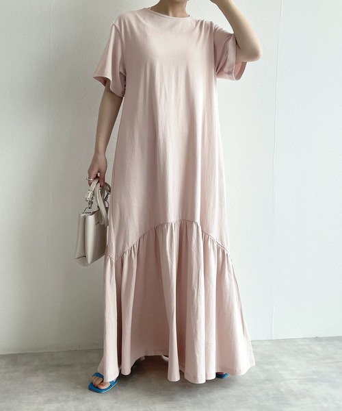 w closet(ダブルクローゼット)の「バックオープンティアードカットワンピース(ワンピース・レディース・グレイッシュベージュ/スミクロ/マスタード・FREE)」の7枚目の写真