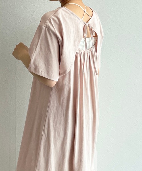 w closet(ダブルクローゼット)の「バックオープンティアードカットワンピース(ワンピース・レディース・グレイッシュベージュ/スミクロ/マスタード・FREE)」の9枚目の写真