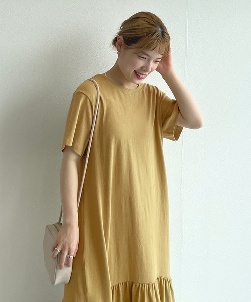 w closet(ダブルクローゼット)の「バックオープンティアードカットワンピース(ワンピース・レディース・グレイッシュベージュ/スミクロ/マスタード・FREE)」の18枚目の写真