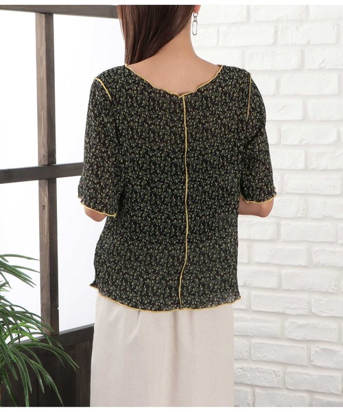 CHILLE（チル）の「小花柄メローシアートップスTシャツ（Tシャツ/カットソー・レディース・ブラック/ブラウン・FREE）」の7枚目の写真