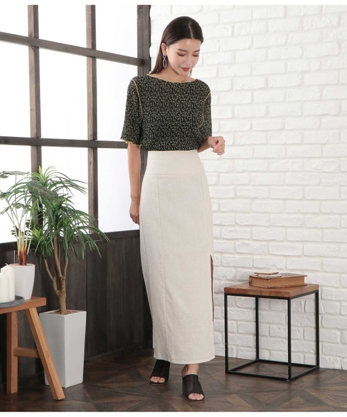 CHILLE（チル）の「小花柄メローシアートップスTシャツ（Tシャツ/カットソー・レディース・ブラック/ブラウン・FREE）」の4枚目の写真