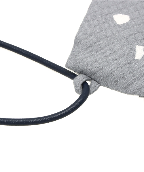 Ray BEAMS(レイビームス)の「●ミナ ペルホネン / coupe bag "cross bird"(ショルダーバッグ・レディース・グレー/ネイビー・ONE SIZE)」の16枚目の写真