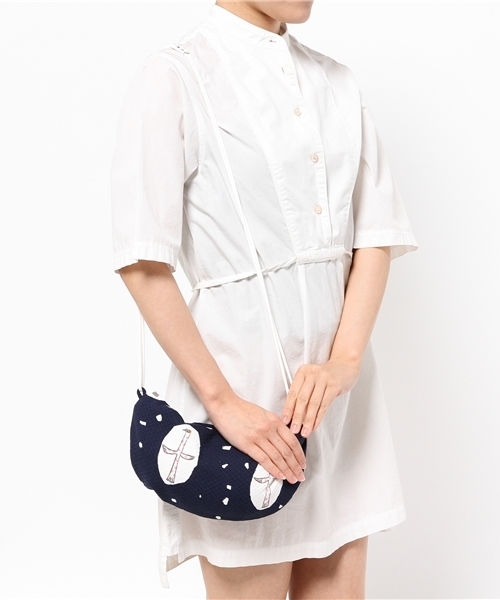 Ray BEAMS(レイビームス)の「●ミナ ペルホネン / coupe bag "cross bird"(ショルダーバッグ・レディース・グレー/ネイビー・ONE SIZE)」の11枚目の写真