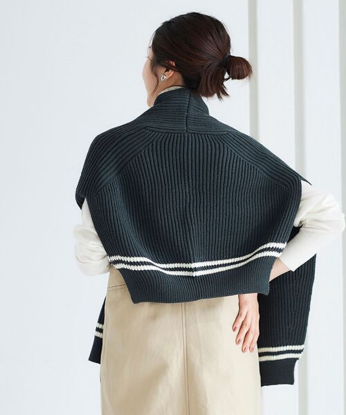 le.coeur blanc（ルクールブラン）の「ラインショルダーマフラー（マフラー・レディース・ベージュ/チャコールグレー・FREE）」の11枚目の写真