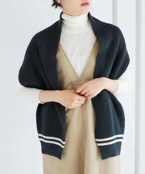 le.coeur blanc（ルクールブラン）の「ラインショルダーマフラー（マフラー・レディース・ベージュ/チャコールグレー・FREE）」の12枚目の写真