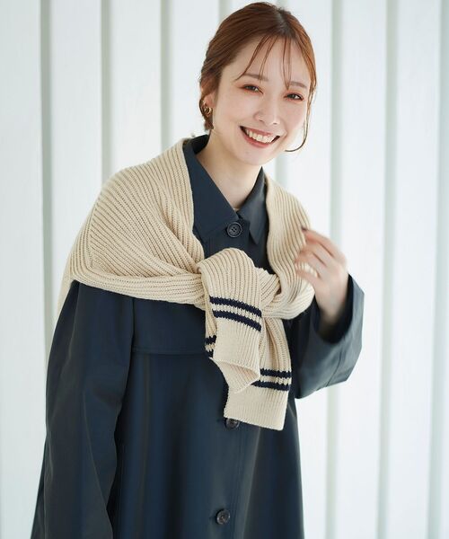 le.coeur blanc（ルクールブラン）の「ラインショルダーマフラー（マフラー・レディース・ベージュ/チャコールグレー・FREE）」の17枚目の写真