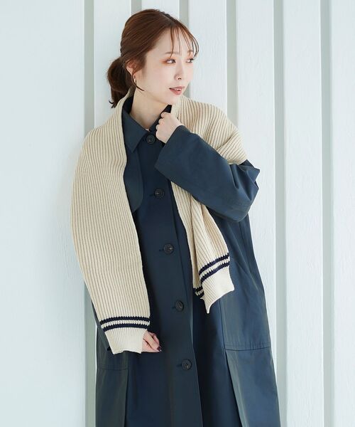 le.coeur blanc（ルクールブラン）の「ラインショルダーマフラー（マフラー・レディース・ベージュ/チャコールグレー・FREE）」の18枚目の写真