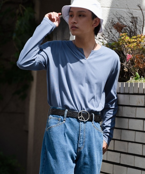 Blue Standard (ブルースタンダード)の「【Blue Standard/ブルースタンダード】ZEROSTAIN ゼロステイン 汗染みの目立ちにくいTシャツ UVカット 撥水性 汚れが付きにくい キーネックロンT(Tシャツ/カットソー・メンズ・ホワイト/チャコールグレー/ブラック/杢グレー/ダークブルー・MEDIUM/LARGE/X-LARGE)」の1枚目の写真