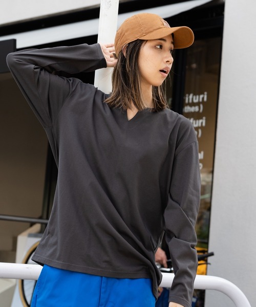Blue Standard (ブルースタンダード)の「【Blue Standard/ブルースタンダード】ZEROSTAIN ゼロステイン 汗染みの目立ちにくいTシャツ UVカット 撥水性 汚れが付きにくい キーネックロンT(Tシャツ/カットソー・メンズ・ホワイト/チャコールグレー/ブラック/杢グレー/ダークブルー・MEDIUM/LARGE/X-LARGE)」の4枚目の写真