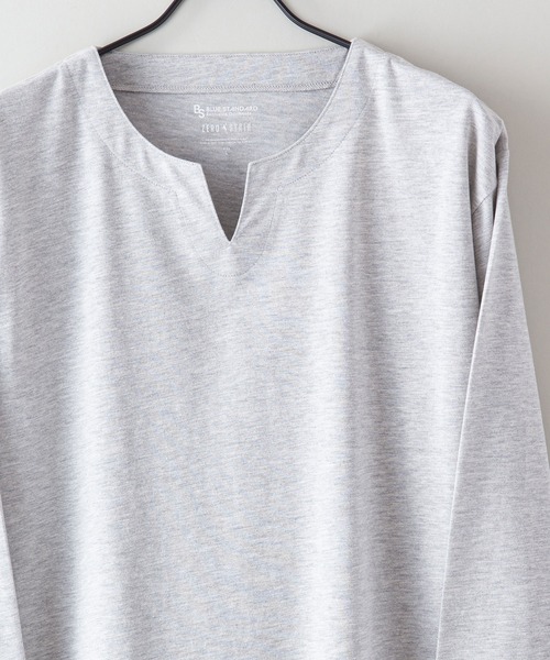Blue Standard (ブルースタンダード)の「【Blue Standard/ブルースタンダード】ZEROSTAIN ゼロステイン 汗染みの目立ちにくいTシャツ UVカット 撥水性 汚れが付きにくい キーネックロンT(Tシャツ/カットソー・メンズ・ホワイト/チャコールグレー/ブラック/杢グレー/ダークブルー・MEDIUM/LARGE/X-LARGE)」の22枚目の写真
