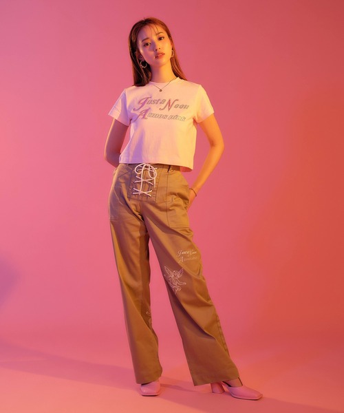 atmos pink（アトモスピンク）の「JUST A NOON × atmos pink ラインストーンロゴTシャツ / ジャストアヌーン × アトモスピンク ラインストーンロゴTシャツ 【SP】（Tシャツ/カットソー・レディース・グリーン/ホワイト/ピンク・S/M）」の5枚目の写真