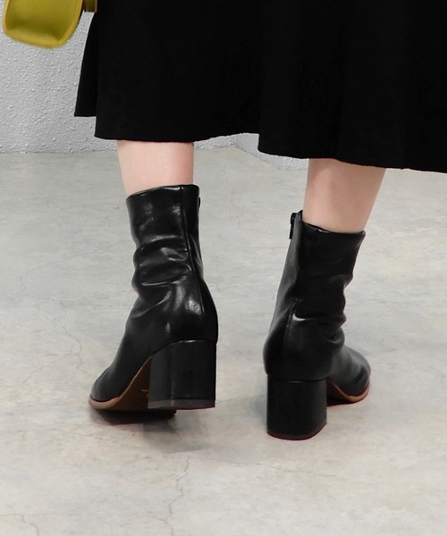 alala（アララ）の「オブリークトゥショートブーツ（ブーツ・レディース・アイボリー/ブラック/グレイッシュベージュ/キャメル・S/M/L/LL）」の9枚目の写真