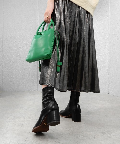 alala（アララ）の「オブリークトゥショートブーツ（ブーツ・レディース・アイボリー/ブラック/グレイッシュベージュ/キャメル・S/M/L/LL）」の15枚目の写真