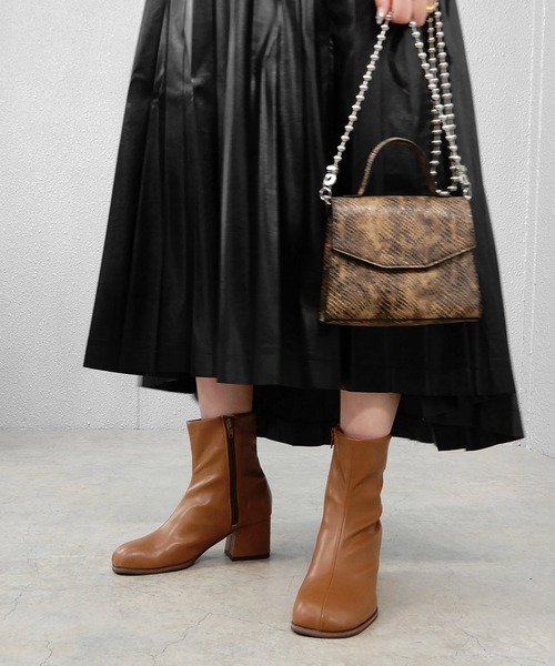 alala（アララ）の「オブリークトゥショートブーツ（ブーツ・レディース・アイボリー/ブラック/グレイッシュベージュ/キャメル・S/M/L/LL）」の20枚目の写真