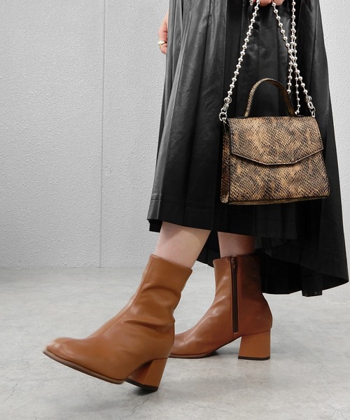 alala（アララ）の「オブリークトゥショートブーツ（ブーツ・レディース・アイボリー/ブラック/グレイッシュベージュ/キャメル・S/M/L/LL）」の21枚目の写真
