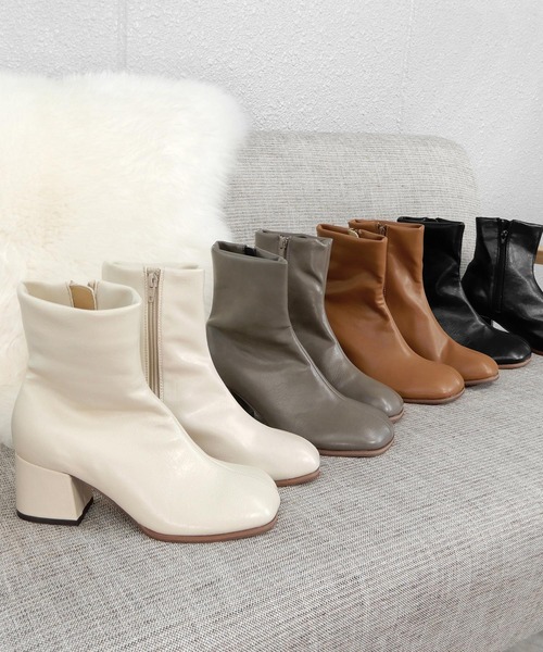 alala（アララ）の「オブリークトゥショートブーツ（ブーツ・レディース・アイボリー/ブラック/グレイッシュベージュ/キャメル・S/M/L/LL）」の5枚目の写真