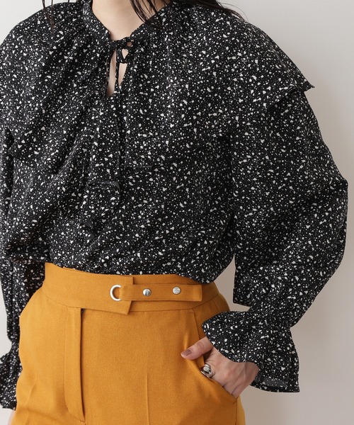 N.(N. Natural Beauty Basic)(エヌエヌナチュラルビューティーベーシック)の「◆ワイドフリルケープブラウス(シャツ/ブラウス・レディース・オフホワイト/ブラック系その他/ブルー・MEDIUM)」の6枚目の写真