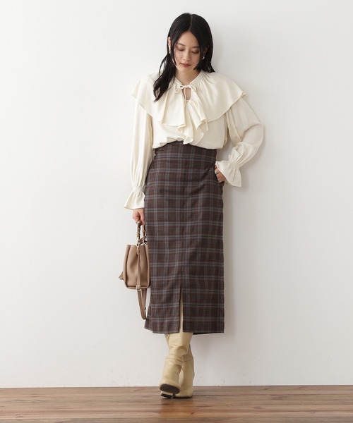 N.(N. Natural Beauty Basic)(エヌエヌナチュラルビューティーベーシック)の「◆ワイドフリルケープブラウス(シャツ/ブラウス・レディース・オフホワイト/ブラック系その他/ブルー・MEDIUM)」の10枚目の写真