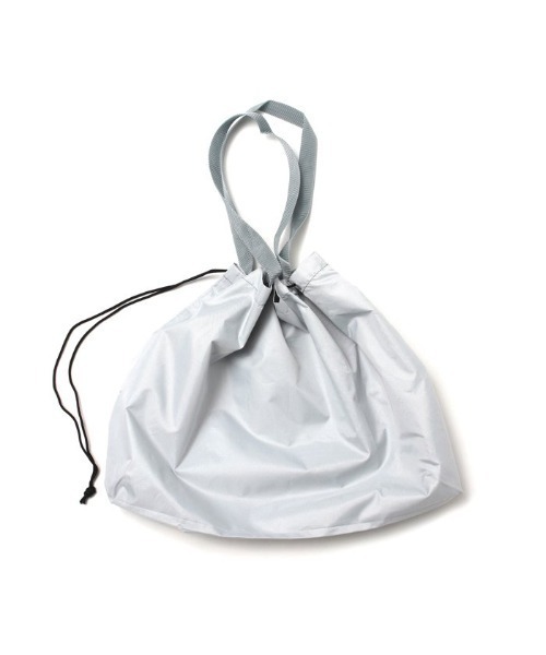 LOCALINA(ロカリナ)の「IMOCK Drawstring tote M(トートバッグ・メンズ・グレー・FREE)」の3枚目の写真