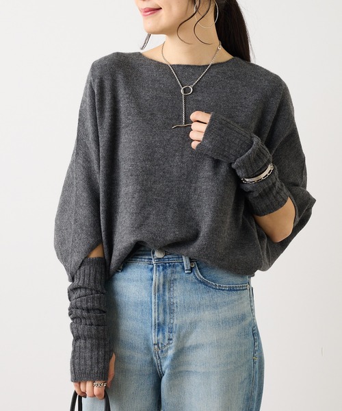 OUVRAGE CLASSE(ウヴラージュクラス)の「アームウォーマー付きポンチョニット(ニット/セーター・レディース・チャコールグレー/ブラック・FREE)」の8枚目の写真