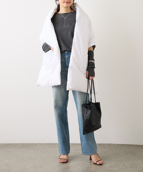 OUVRAGE CLASSE(ウヴラージュクラス)の「アームウォーマー付きポンチョニット(ニット/セーター・レディース・チャコールグレー/ブラック・FREE)」の4枚目の写真